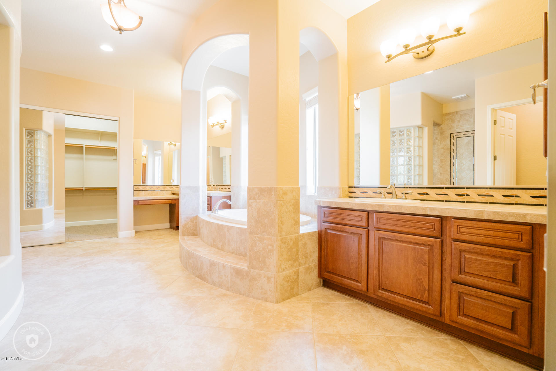 18059 West Narramore Road Goodyear, AZ 85338 - Photo 7 of 31 photo_07