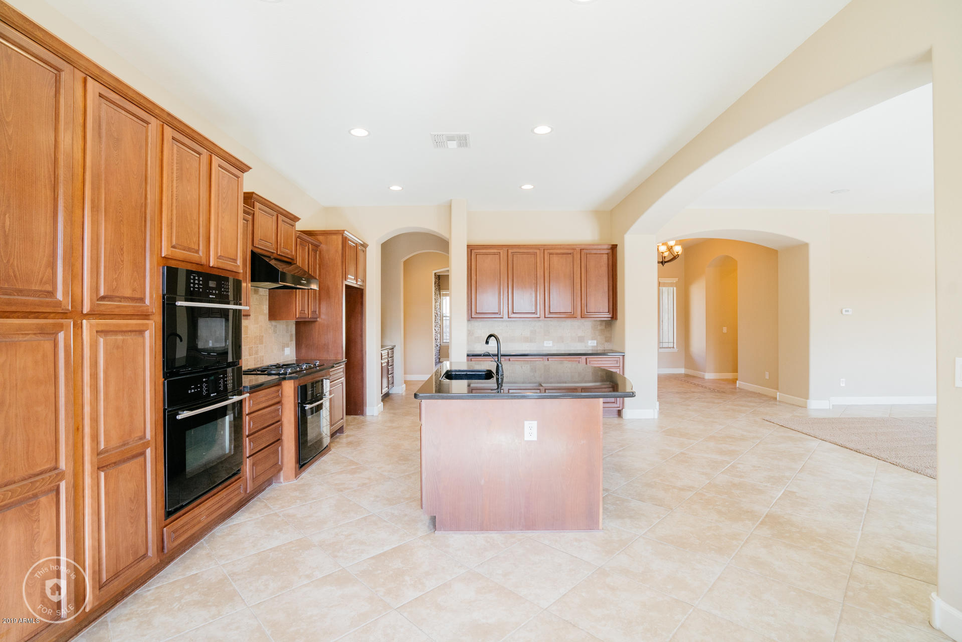 18059 West Narramore Road Goodyear, AZ 85338 - Photo 9 of 31 photo_09