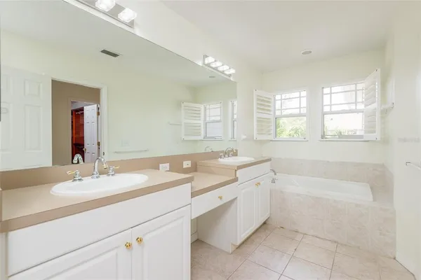 $3,800 | 2876 Bayshore Trails Drive, Tampa, FL 33611