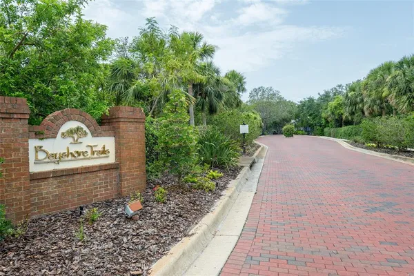 $3,800 | 2876 Bayshore Trails Drive, Tampa, FL 33611