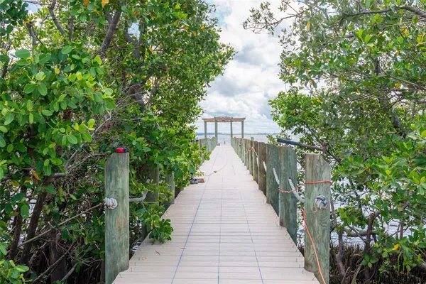 $3,800 | 2876 Bayshore Trails Drive, Tampa, FL 33611