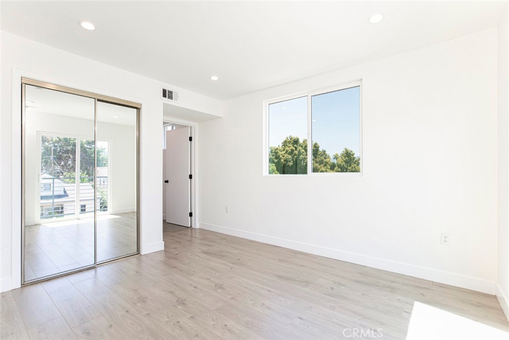 1843 West 20th Street Los Angeles, CA 90007 - Photo 29 of 38 a view of an empty room with a window