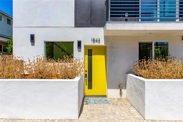 $3,900 | 1843 West 20th Street, Los Angeles, CA 90007