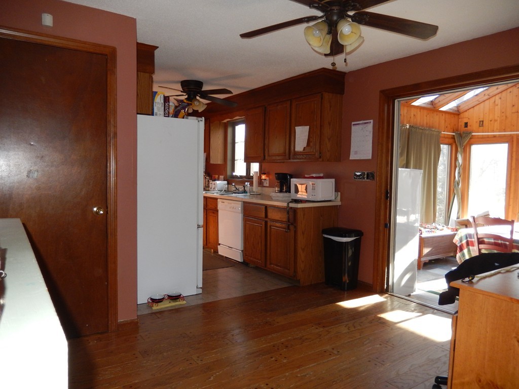189 Silvin Road Chicopee, MA 01013 - Photo 3 of 19 Gallery Image 3