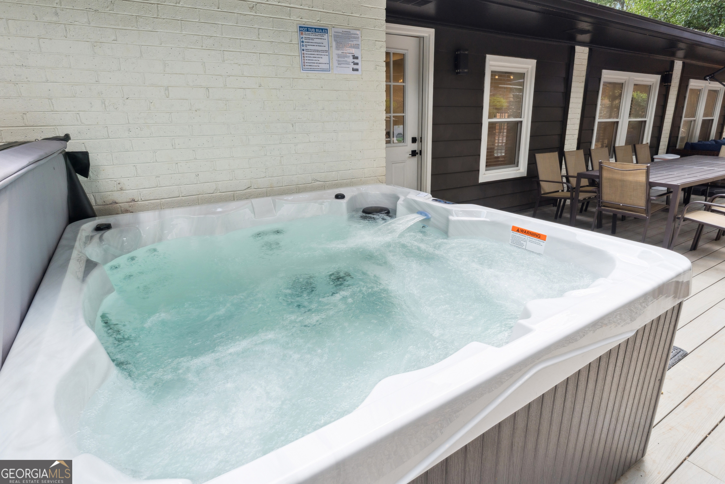 2139 Cedarbrook Court Southeast Atlanta, GA 30316 - Photo 62 of 69 a bath tub sitting in a bathroom