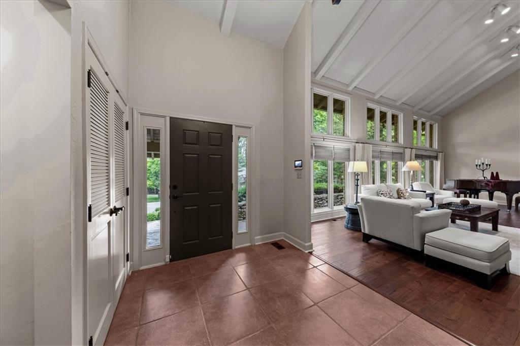 12503 Overbrook Road Leawood, KS 66209 - Photo 7 of 33