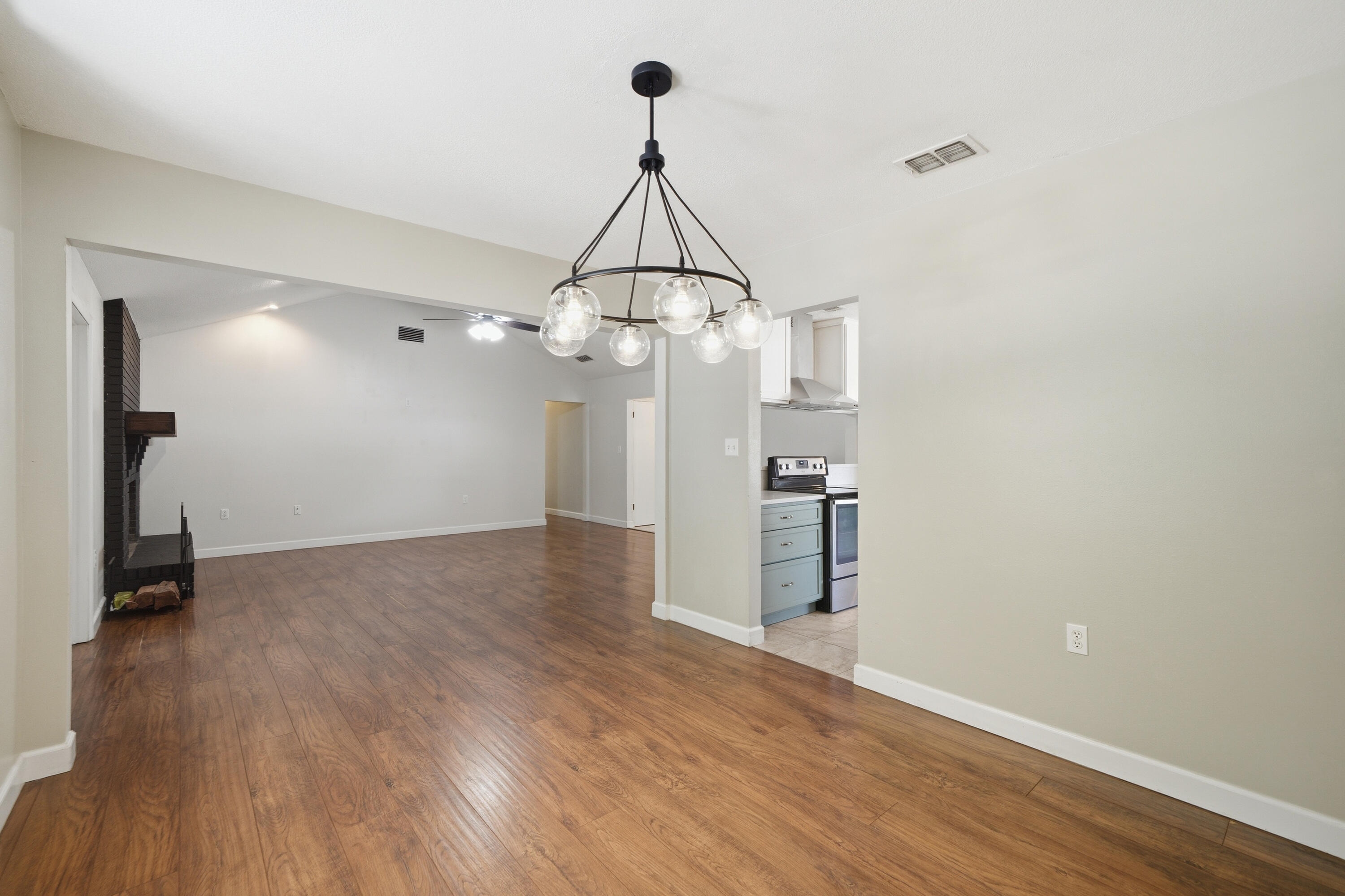 410 Pelham Road Fort Walton Beach, FL 32547 - Photo 8 of 36 DSC08924
