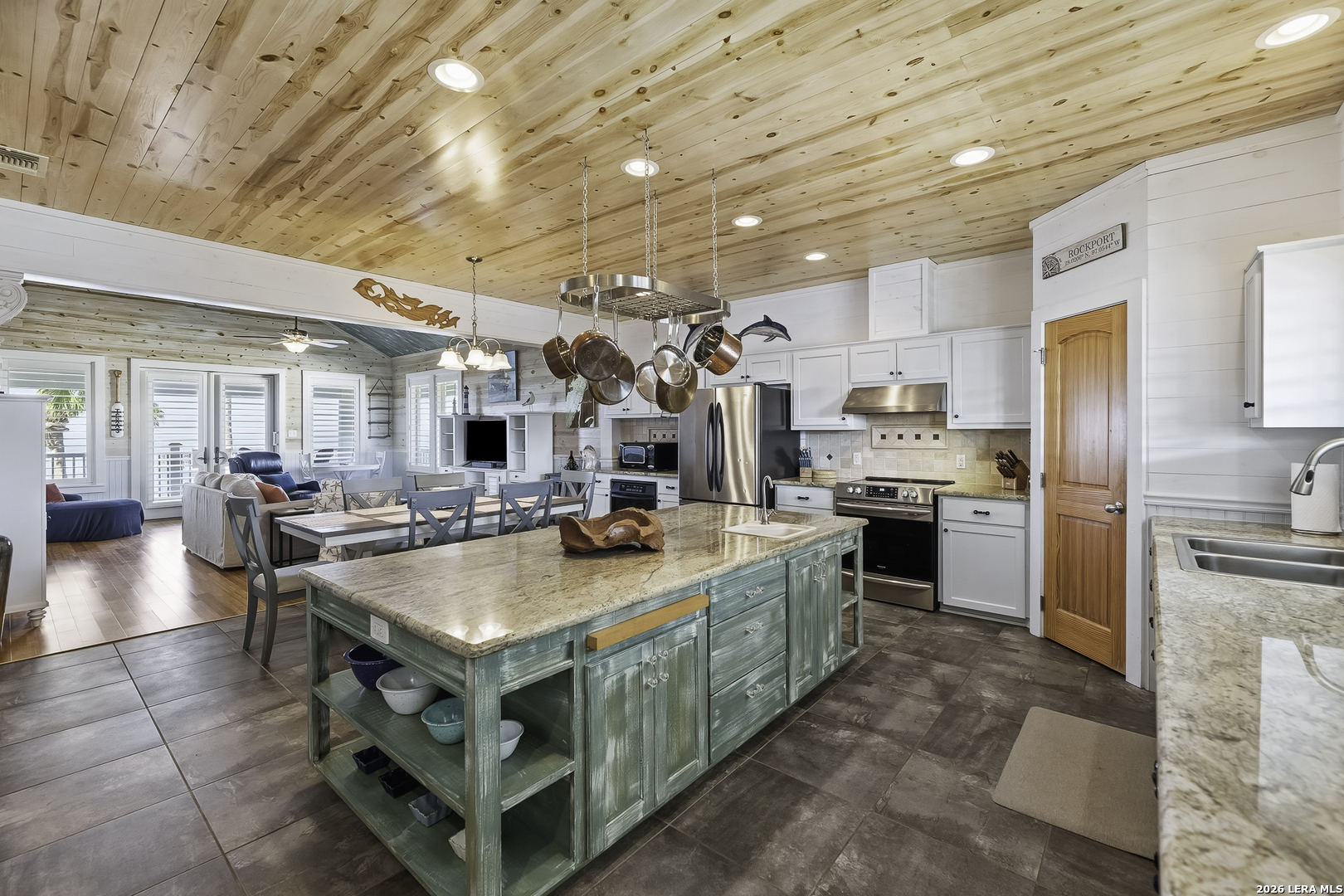 70 Copano Ridge Road Rockport, TX 78382 - Photo 13 of 50