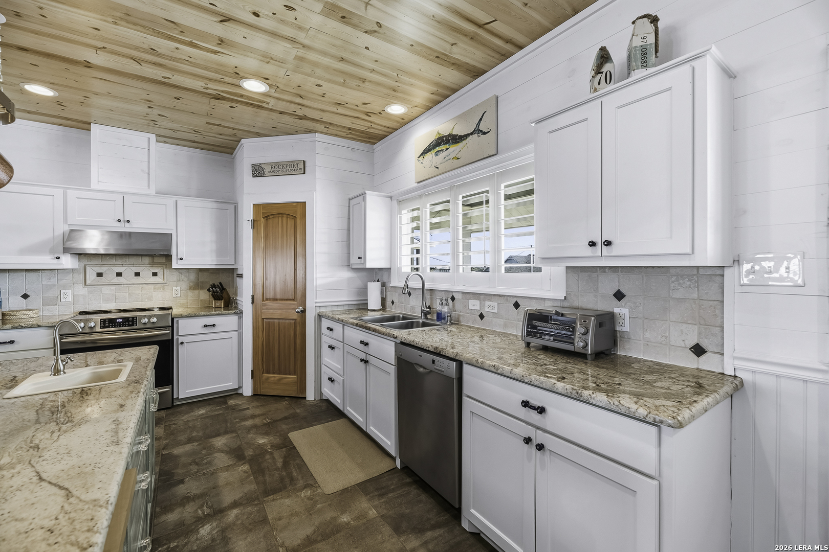 70 Copano Ridge Road Rockport, TX 78382 - Photo 14 of 50