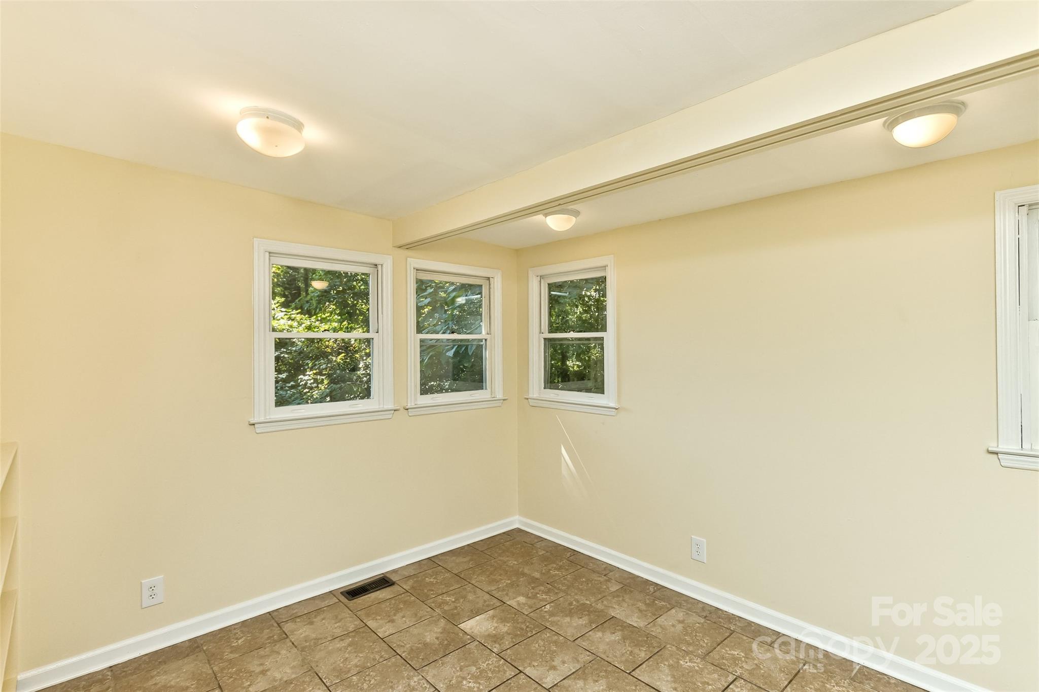 54 Hampden Road Asheville, NC 28805 - Photo 11 of 36