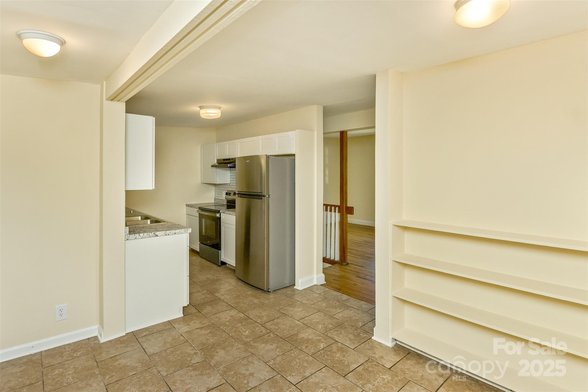 54 Hampden Road Asheville, NC 28805 - Photo 12 of 36