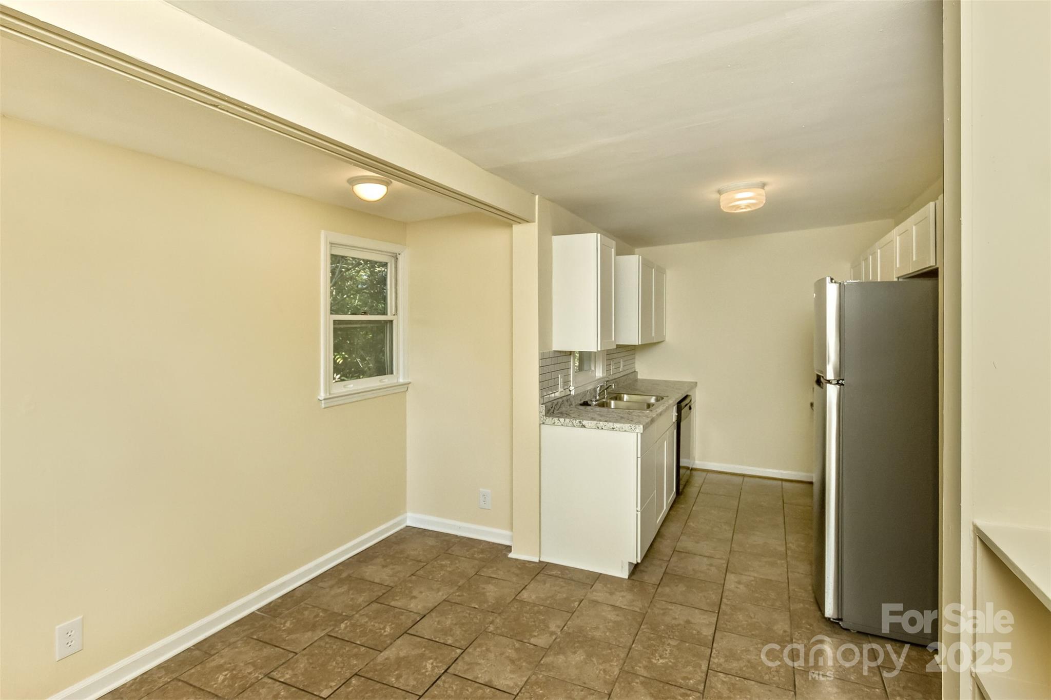 54 Hampden Road Asheville, NC 28805 - Photo 13 of 36