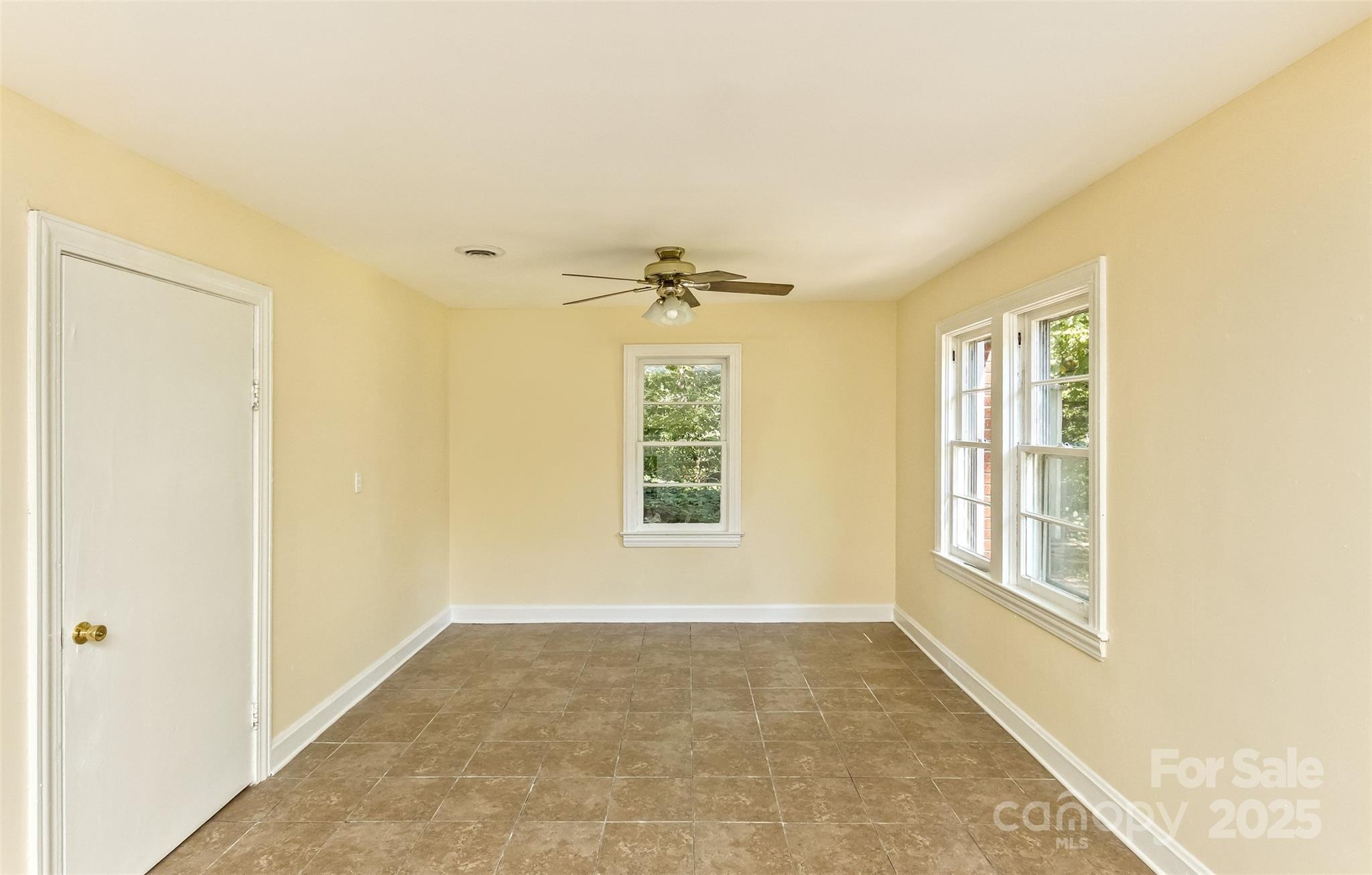 54 Hampden Road Asheville, NC 28805 - Photo 23 of 36