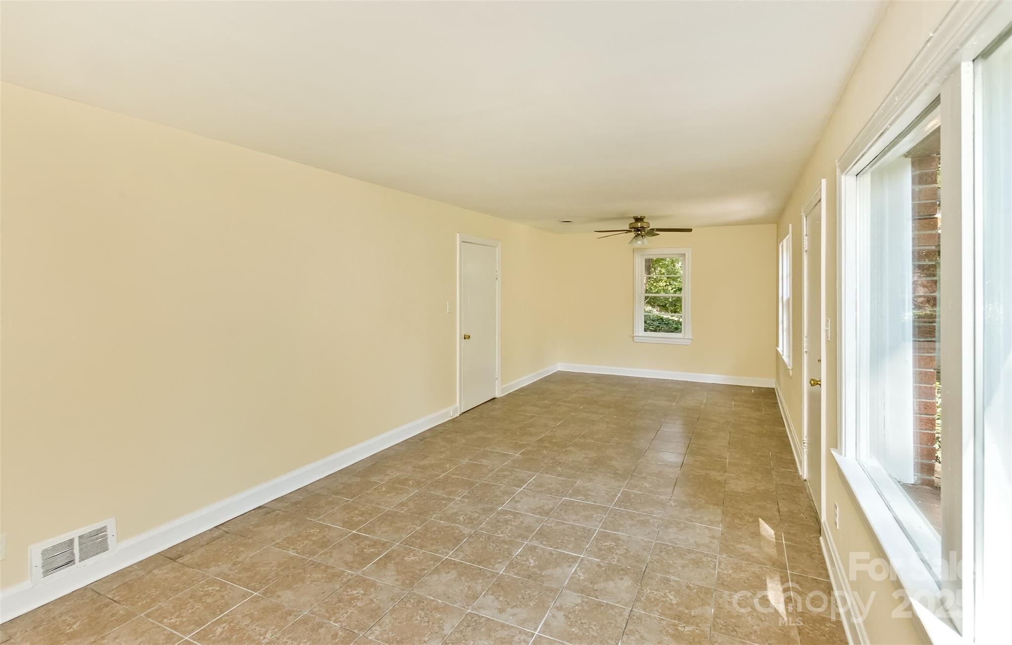 54 Hampden Road Asheville, NC 28805 - Photo 24 of 36