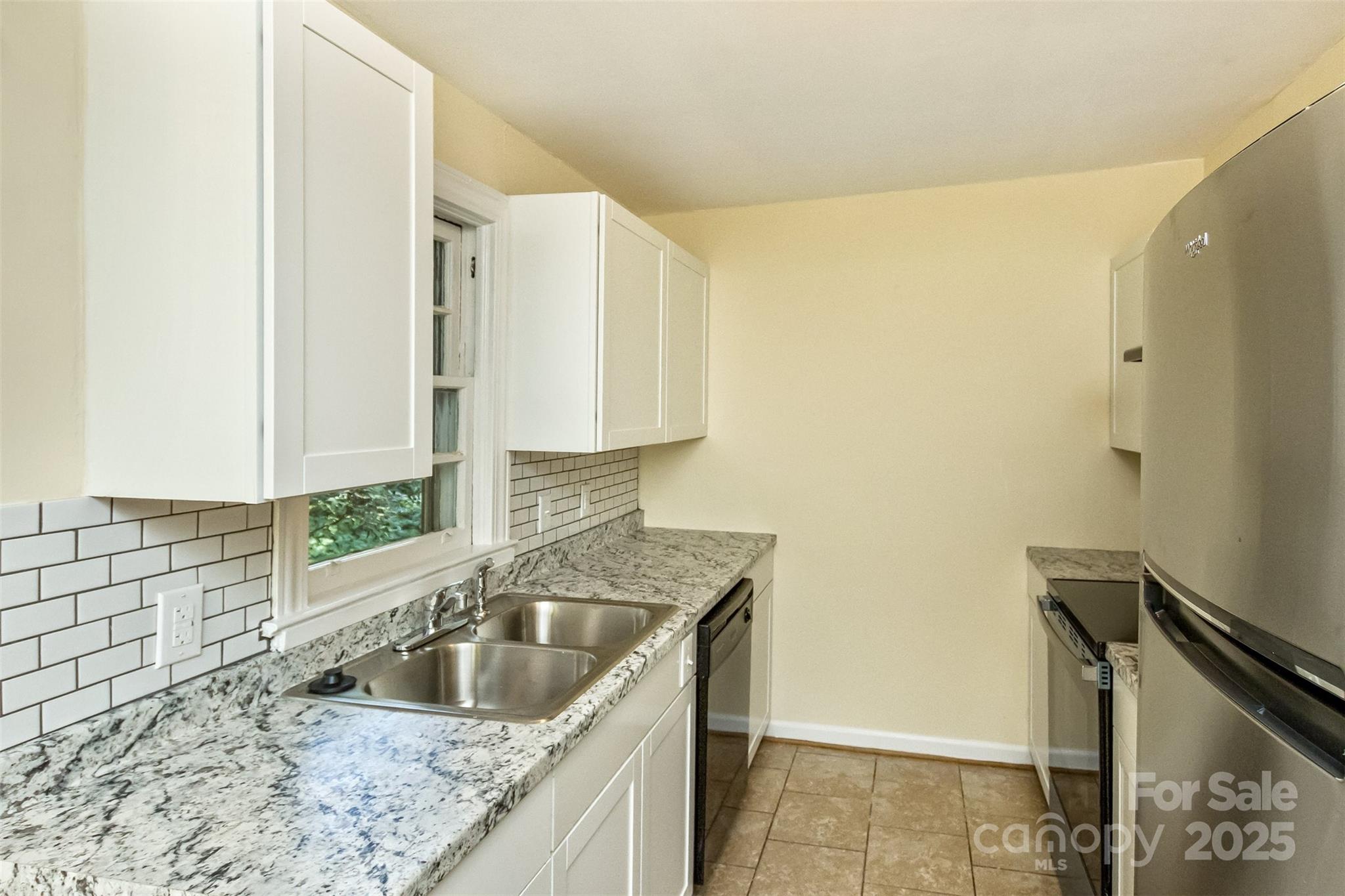 54 Hampden Road Asheville, NC 28805 - Photo 8 of 36