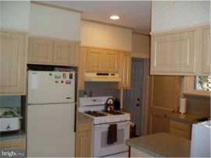 520-522 Ewingville Road Ewing, NJ 08638 - Photo 8 of 17 Kitchen