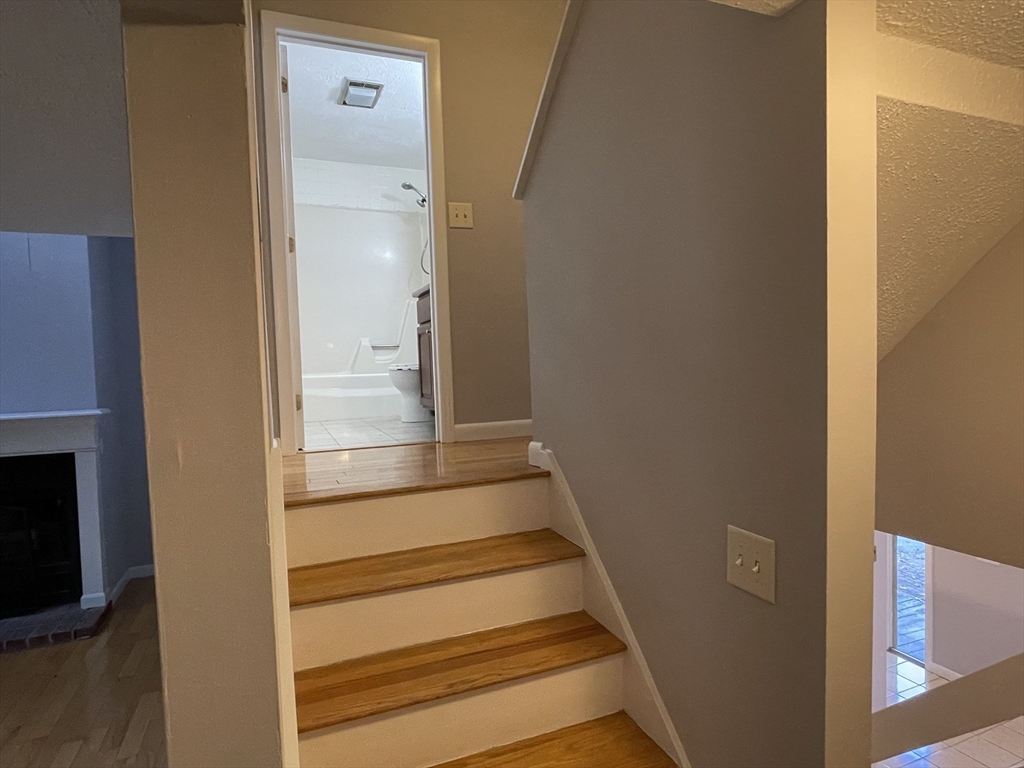 12 Victoria Drive, Unit 12 Merrimack, NH 03054 - Photo 13 of 33