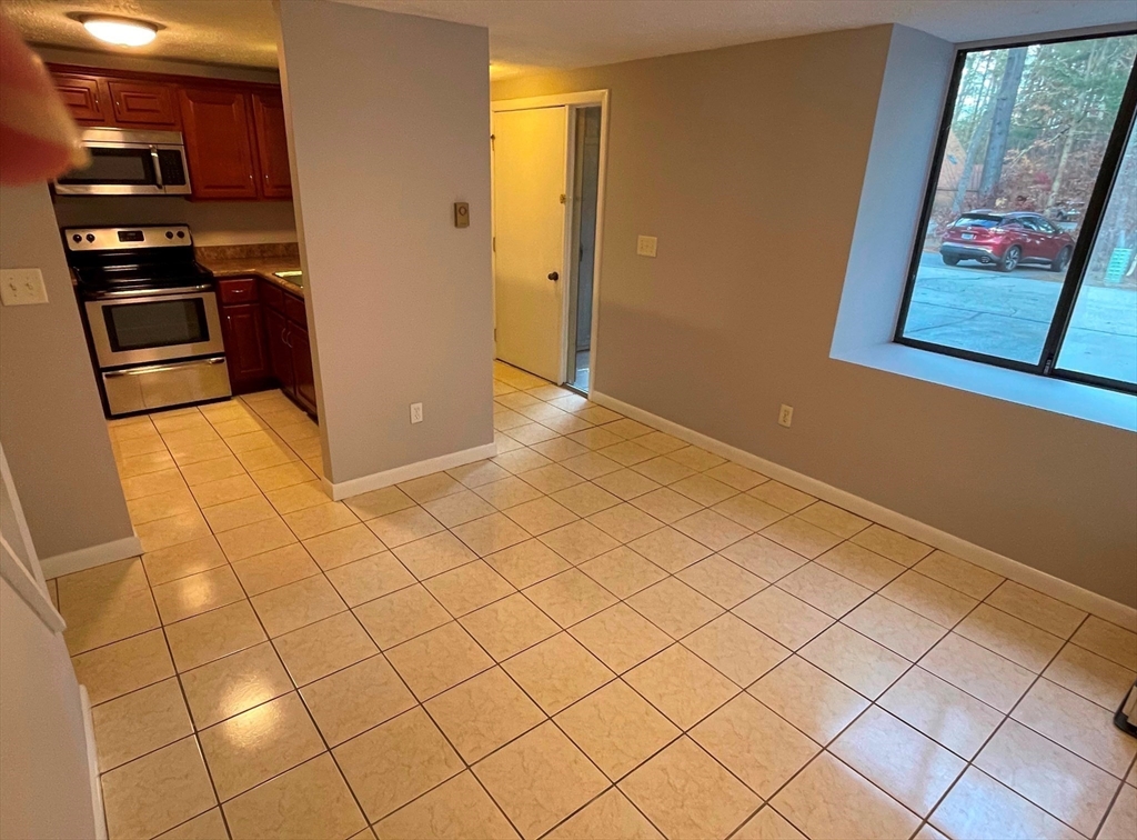 12 Victoria Drive, Unit 12 Merrimack, NH 03054 - Photo 6 of 33