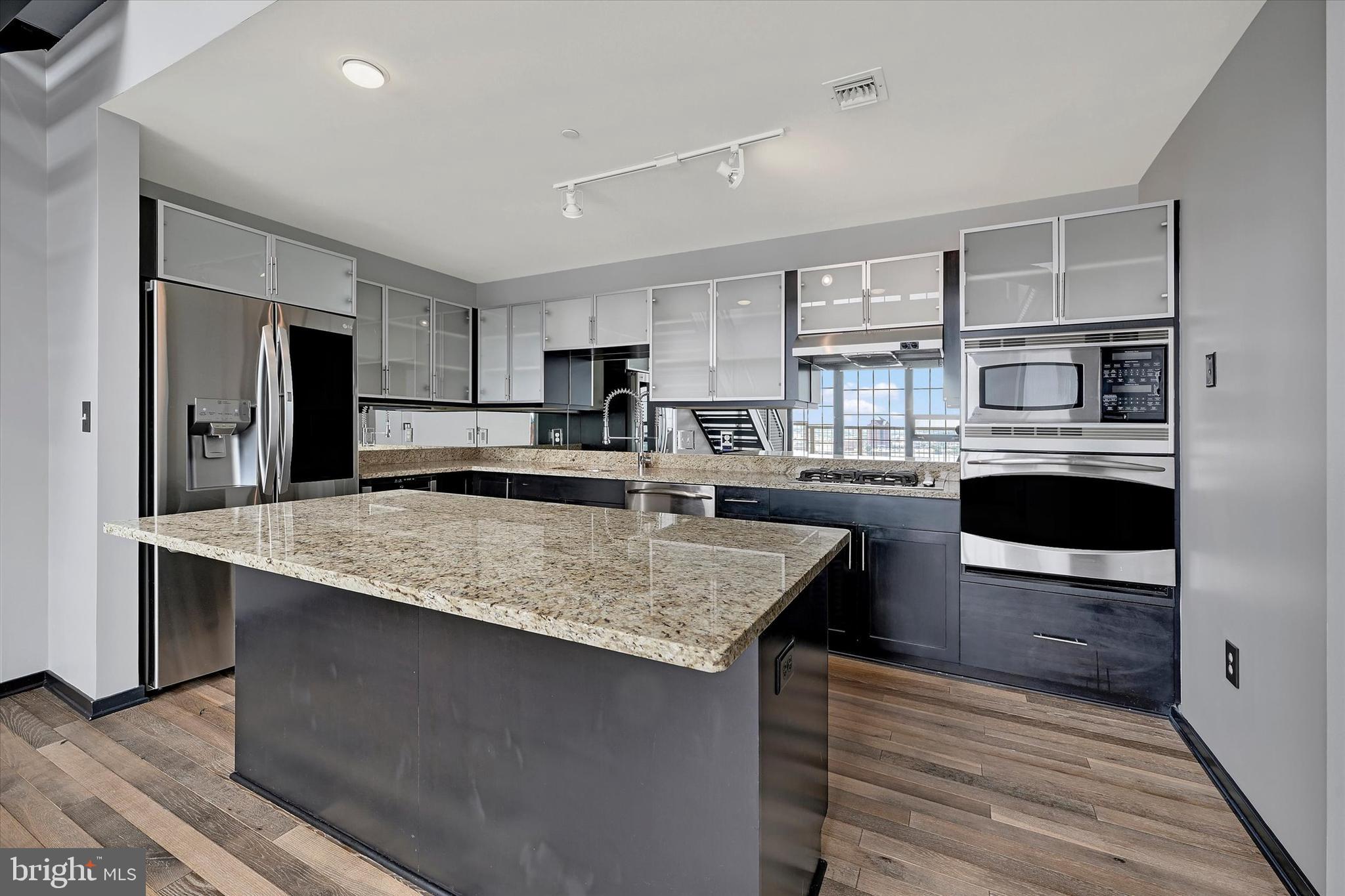 1200 Steuart Street, Unit 1913 Baltimore, MD 21230 - Photo 20 of 94 High end appliance modern Kitchen.