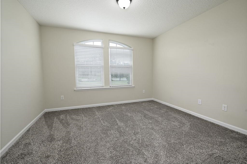 41 Nelson Lane St. Johns, FL 32259 - Photo 18 of 34 an empty room with a window