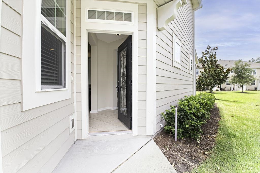 41 Nelson Lane St. Johns, FL 32259 - Photo 4 of 34 a view of a entryway of the house