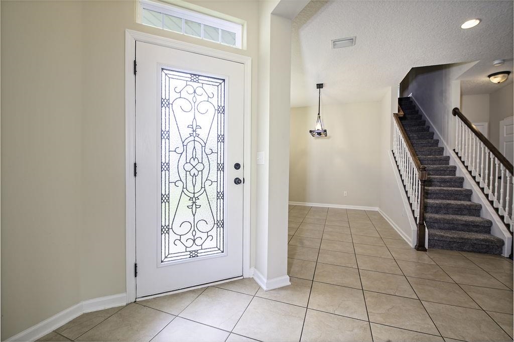 41 Nelson Lane St. Johns, FL 32259 - Photo 5 of 34 an entryway with a door