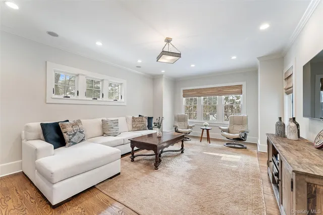 $2,395,000 | 1 Elmdorf Drive, Scarsdale, NY 10583