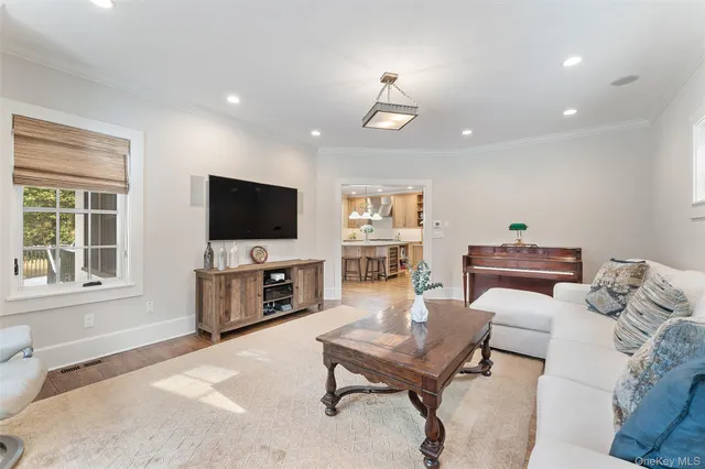 $2,395,000 | 1 Elmdorf Drive, Scarsdale, NY 10583