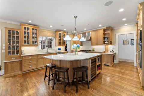 $2,395,000 | 1 Elmdorf Drive, Scarsdale, NY 10583