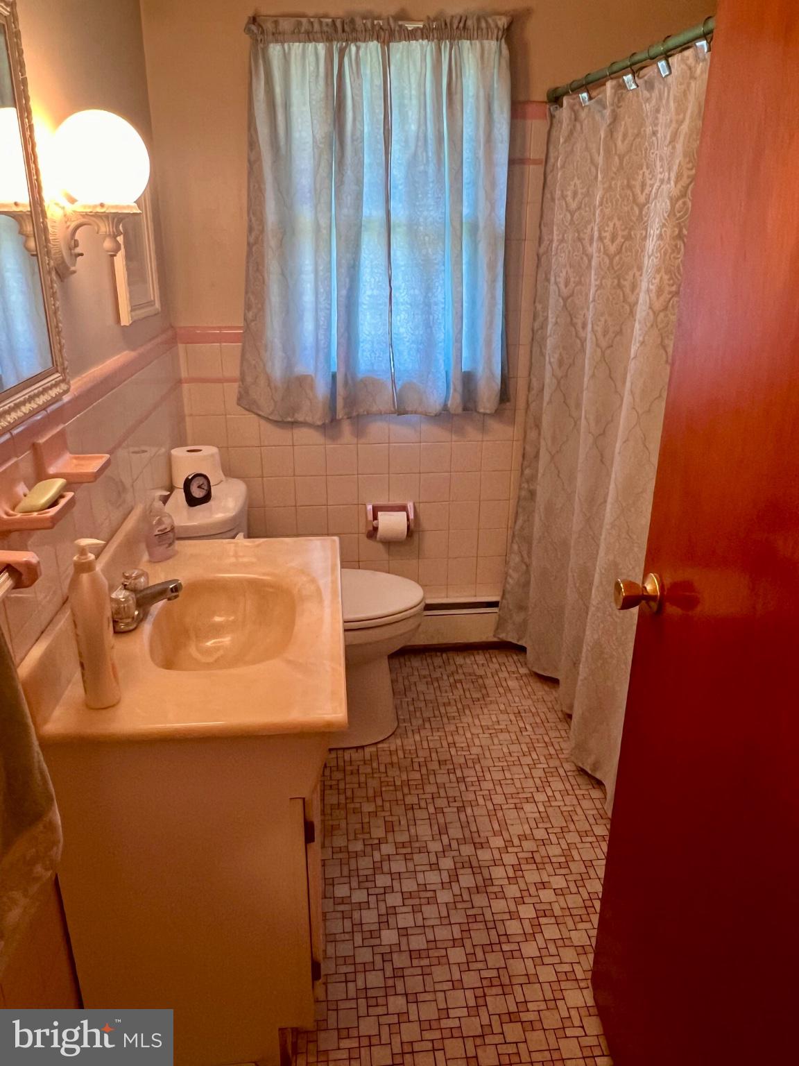 44567 Three Coves Road Hollywood, MD 20636 - Photo 17 of 41 Upstairs bathroom