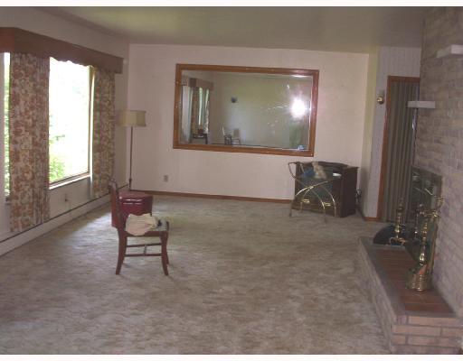 2400 Mercer-wmiddlesex Road West Middlesex, PA 16159 - Photo 3 of 7 Living Room.