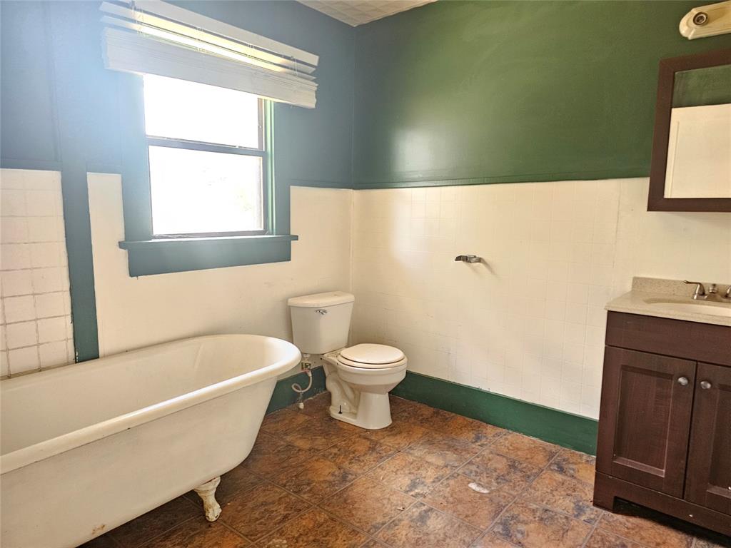 216 Pecan Street Bangs, TX 76823 - Photo 10 of 17