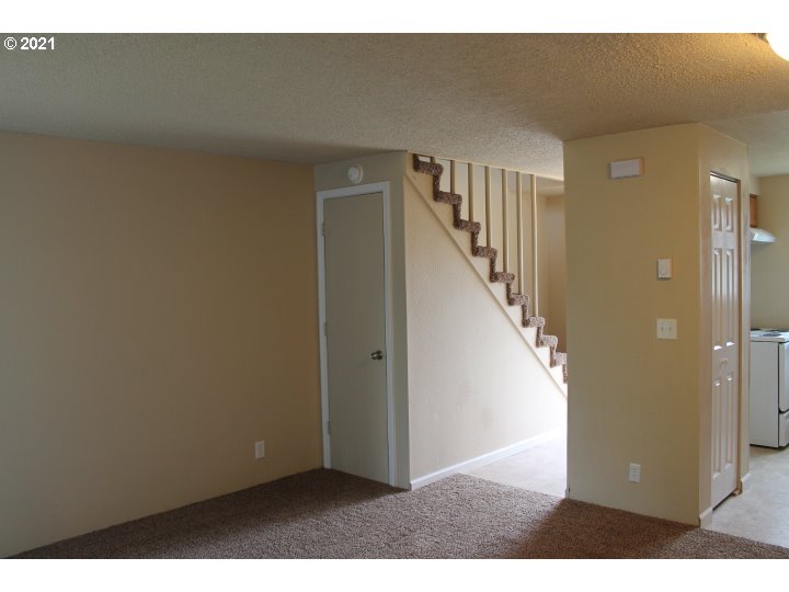 5334 B Street Springfield, OR 97478 - Photo 3 of 17