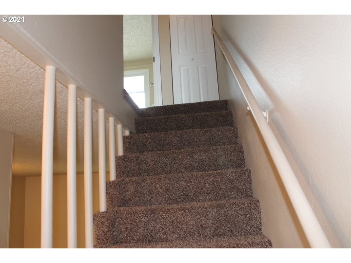 5334 B Street Springfield, OR 97478 - Photo 9 of 17