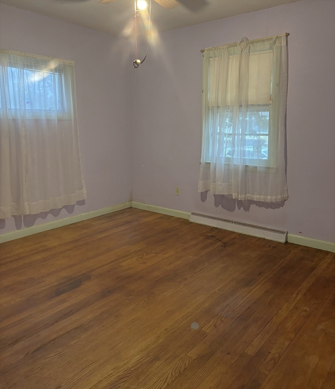 52 Bremen Street Springfield, MA 01108 - Photo 4 of 6