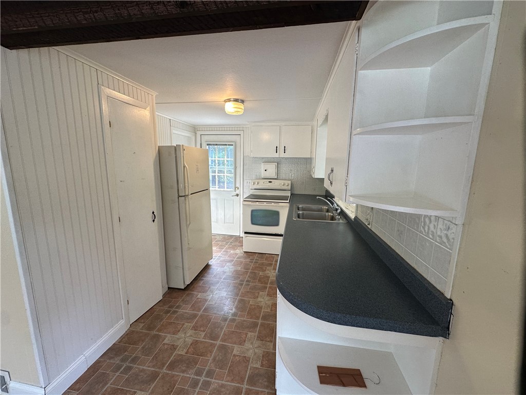 12 East Stuart Street Westerly, RI 02891 - Photo 16 of 39