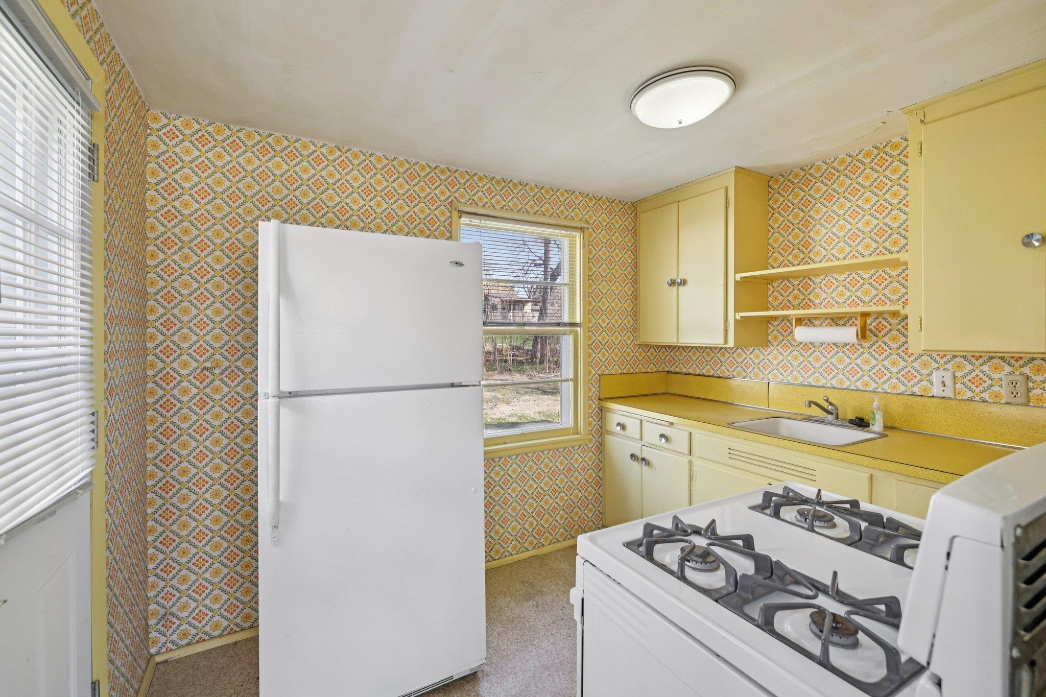 3902 Winnemac Avenue Madison, WI 53711 - Photo 11 of 39