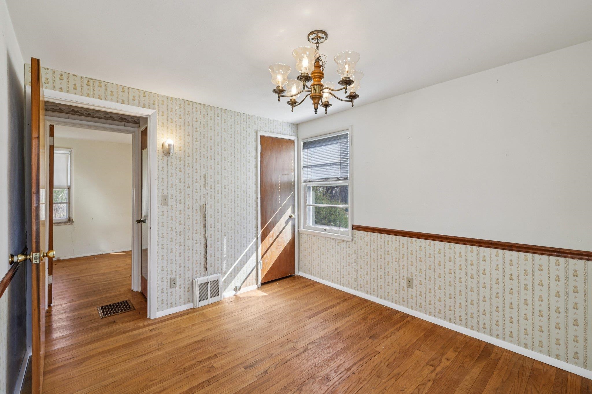 3902 Winnemac Avenue Madison, WI 53711 - Photo 10 of 39