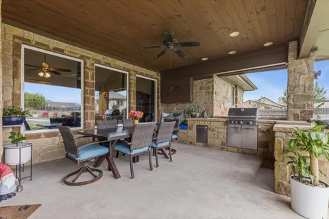 $825,000 | 104 West Vienna Drive, Hutto, TX 78634
