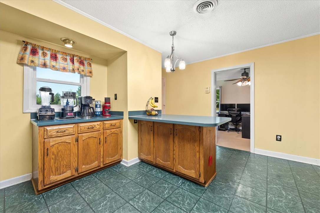 1122 Cox Road Anderson, SC 29621 - Photo 6 of 46 Gallery Image 6