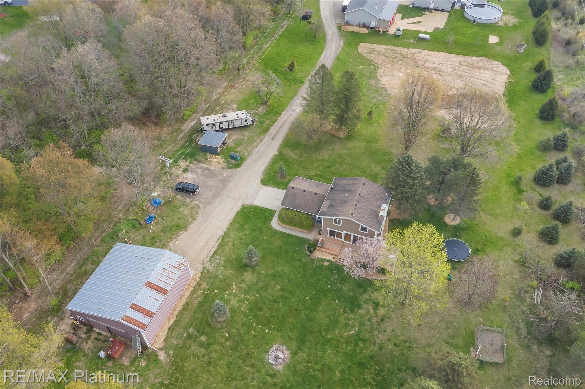 4195 North Nicholson Road Fowlerville, MI 48836 - Photo 33 of 48 37_4195NICHOLSONRDWindowStillRealEstatePhotography37_mls.jpg