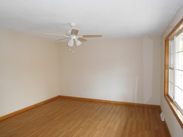 76 Ambrose Street Springfield, MA 01109 - Photo 5 of 26 Gallery Image 5
