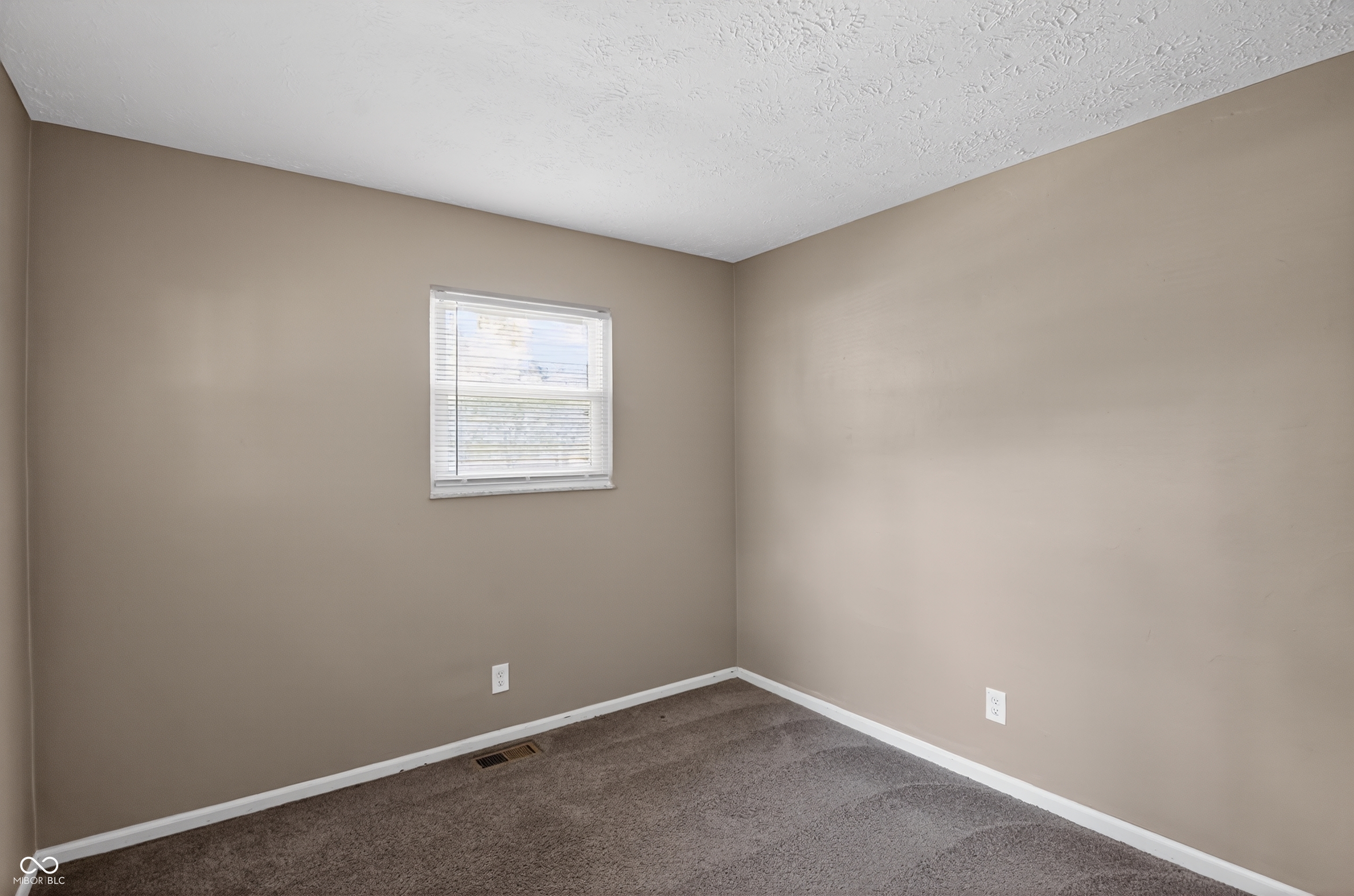 5012 Gambel Road Indianapolis, IN 46221 - Photo 16 of 33 Gallery Image 16
