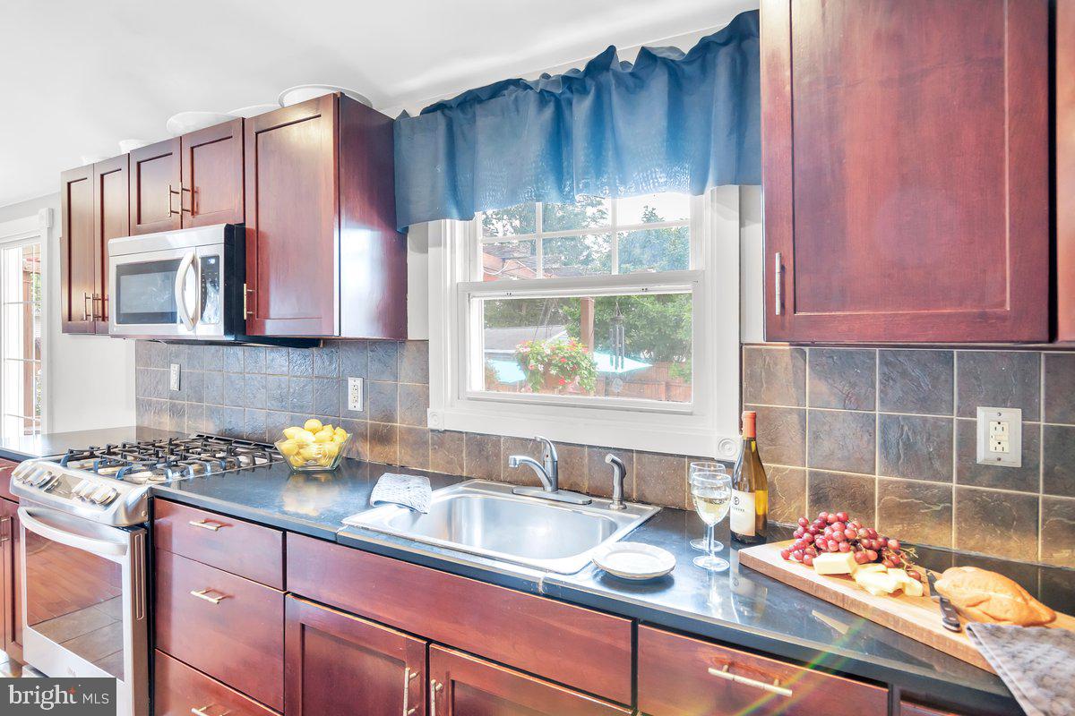 11 South Club Road Pine Hill, NJ 08021 - Photo 11 of 25