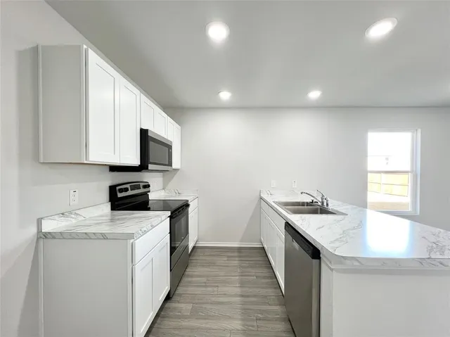 $2,350 | 829 Bluffview Drive, Cleburne, TX 76031