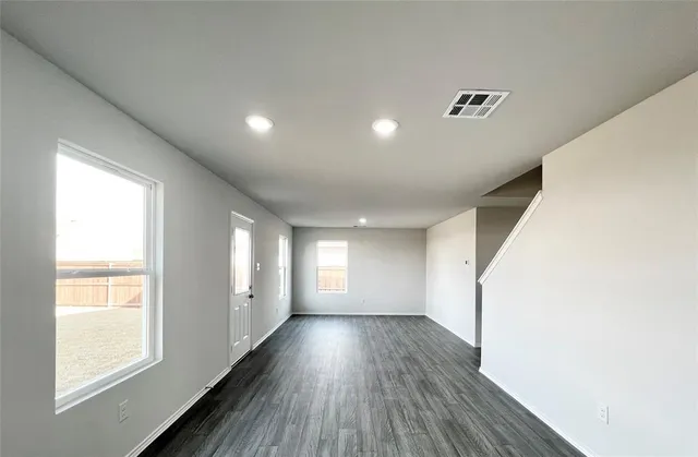 $2,350 | 829 Bluffview Drive, Cleburne, TX 76031