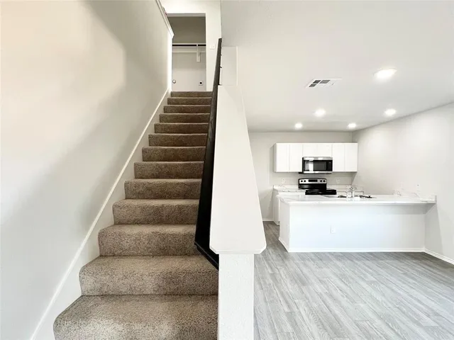 $2,350 | 829 Bluffview Drive, Cleburne, TX 76031