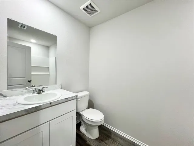 $2,350 | 829 Bluffview Drive, Cleburne, TX 76031