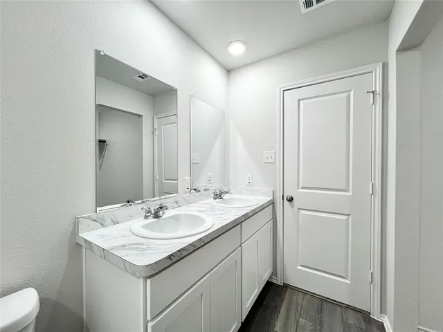 $2,350 | 829 Bluffview Drive, Cleburne, TX 76031