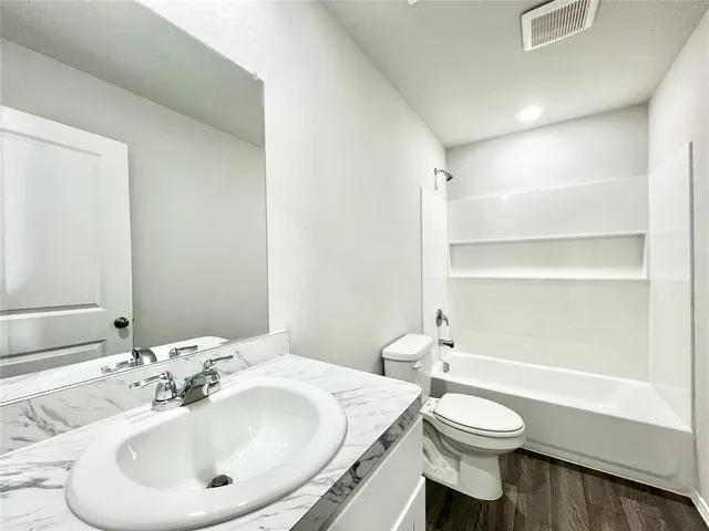 $2,350 | 829 Bluffview Drive, Cleburne, TX 76031